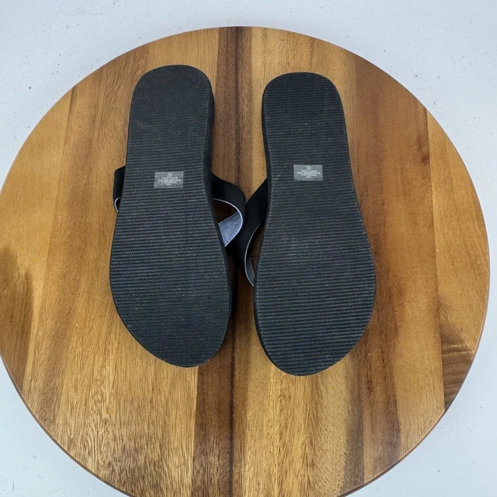 New Womens‎ Tommy Hilfiger Cemile Black Striped Thong Flip Flops Sandals Size 10